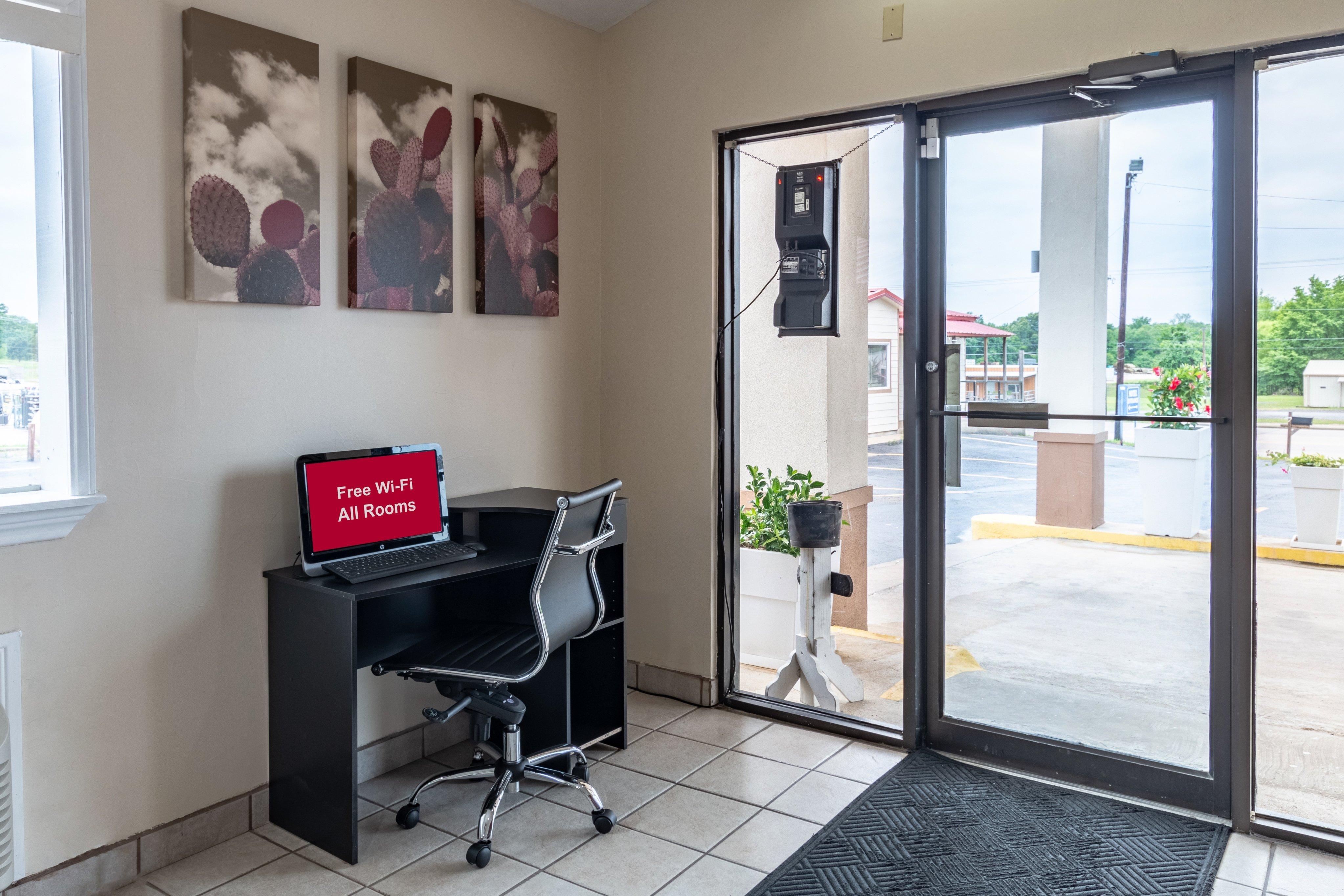 Red Roof Inn Buffalo, Tx Εξωτερικό φωτογραφία