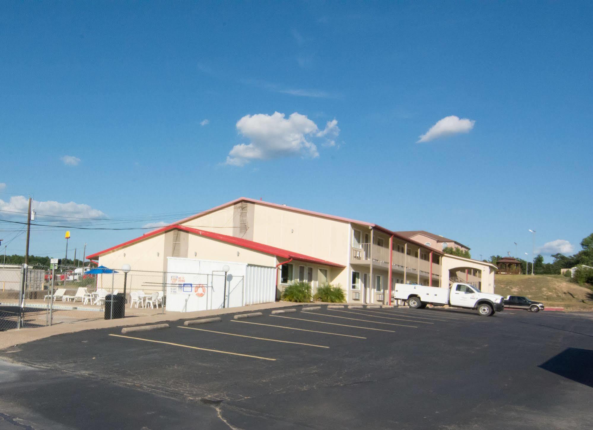 Red Roof Inn Buffalo, Tx Εξωτερικό φωτογραφία