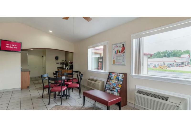 Red Roof Inn Buffalo, Tx Εξωτερικό φωτογραφία